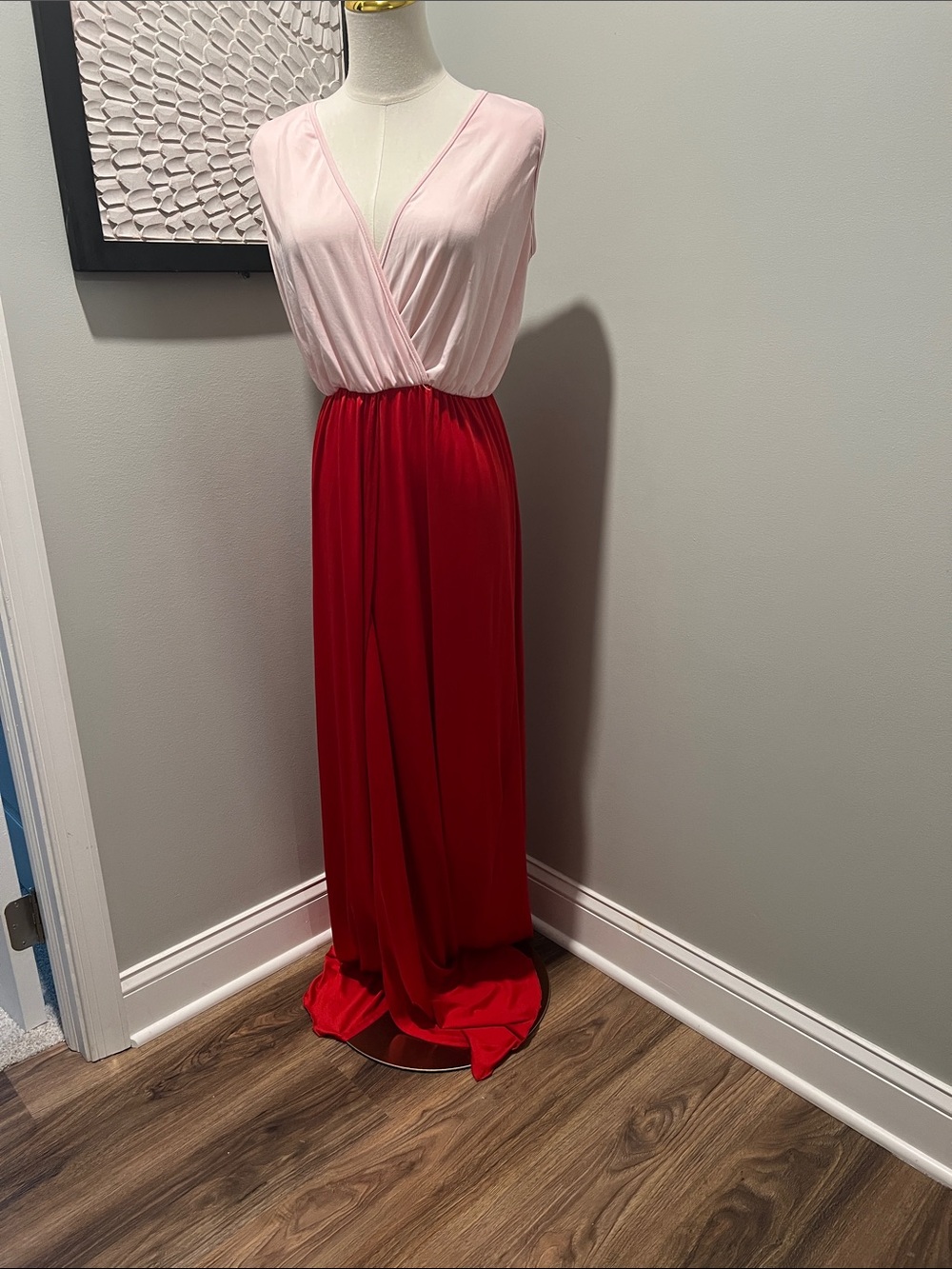 Elegant Two-Tone Pink and Red V-Neck Maxi Dress